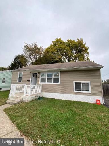 Main picture of 127 Green Lynne Dr