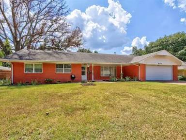 Main picture of 2311 W 10th Ave