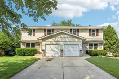 Main picture of 2708 Woodridge Ln
