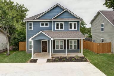 Main picture of 202 Tee Dr