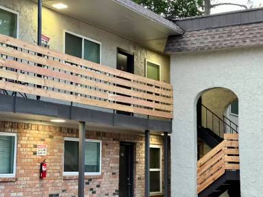 Main picture of 1533 Industrial Dr E