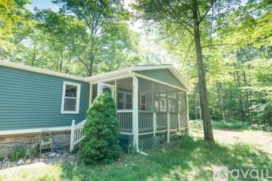 Main picture of 9424 Ivanhoe Dr