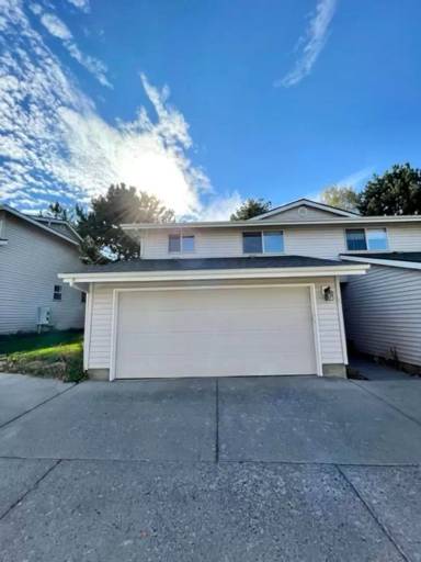 Main picture of 1801 NE Purcell Blvd