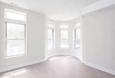 Main picture of 818 W 18th St