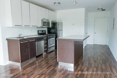 Main picture of 1544 W Glenlake Ave Apartments