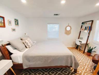 Main picture of 416 W Annie St