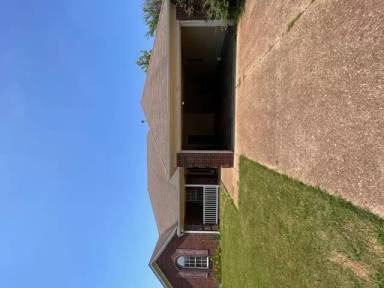 Main picture of 140 Mack Edwards Dr