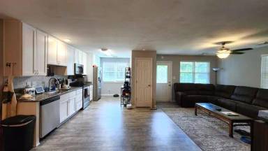 Main picture of 3213 Locust Ave