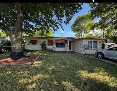 Main picture of 28 SE 8th St