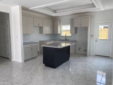 Main picture of 401 Rafael Dr