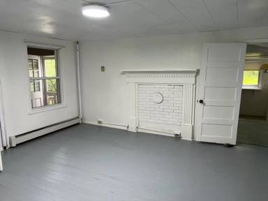 Main picture of 19 Hook Ln