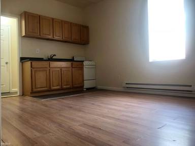 Main picture of 3353 Emerald St