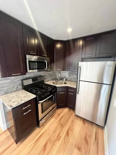 Main picture of University Hall Condominium