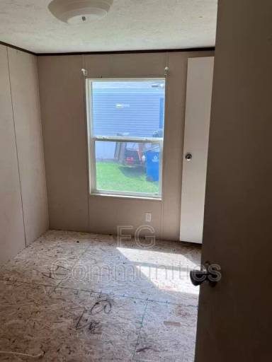 Main picture of 9000 Faires Rd