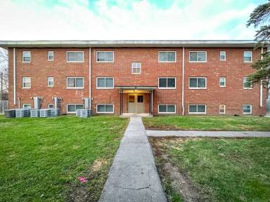 Main picture of 2904 S Pennsylvania St
