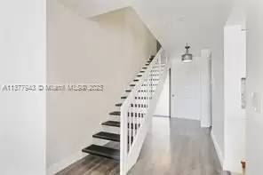 Main picture of 11100 N Lakeview Dr