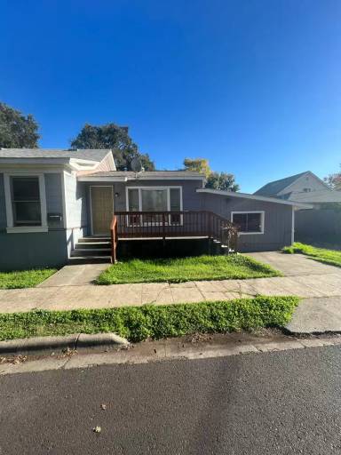 Main picture of 1220 Broadway St