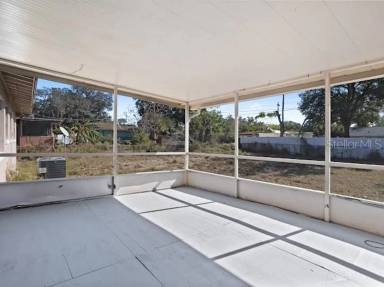 Main picture of 5614 Riviera Dr