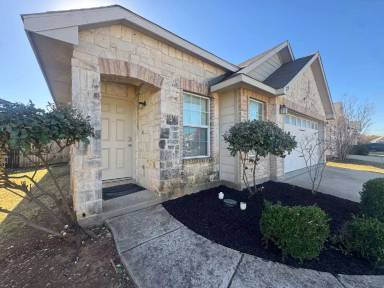 Main picture of 220 Crescent Ridge Dr