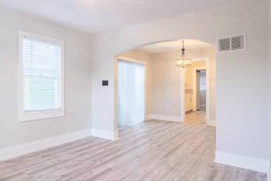 Main picture of 812 W Summit St