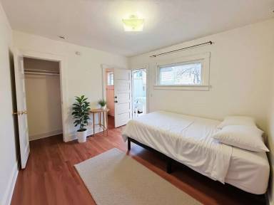 Main picture of 125 W Micheltorena St