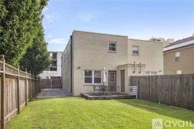 Main picture of 346 W Robert E Lee Blvd