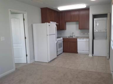 Main picture of 304 Perry St