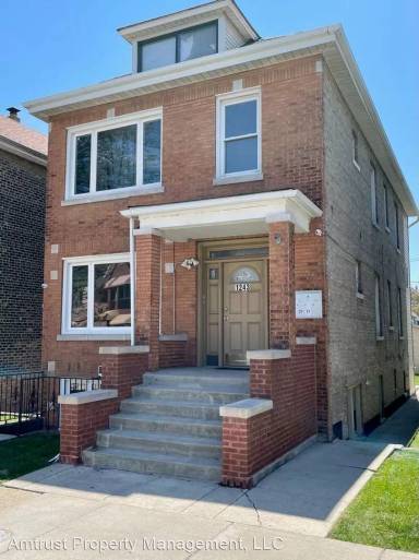 Main picture of 1243 W 31st St