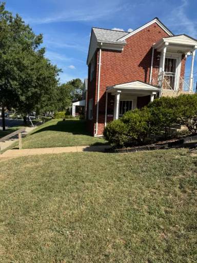Main picture of 5001 N Capitol St NE
