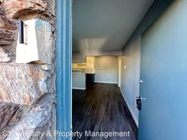 Main picture of 1090 Walnut Ave