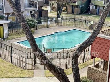 Main picture of 9839 Walnut St