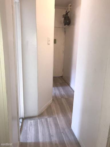 Main picture of 2160 Bathgate Ave