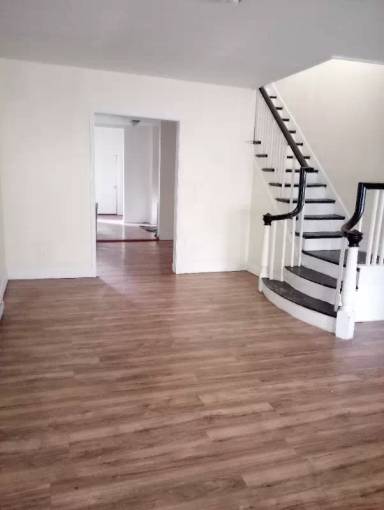 Main picture of 5715 Malcolm St