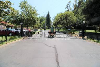 Main picture of 2201 Woodside Ln
