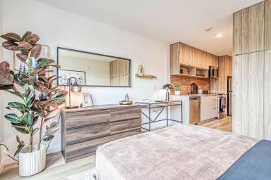 Main picture of 4015 Stone Way N