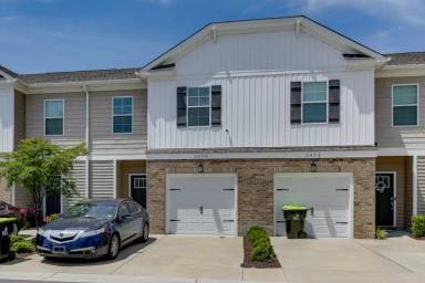 Main picture of 2416 Fieldsway Dr