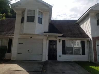 Main picture of 209 E Wilson St