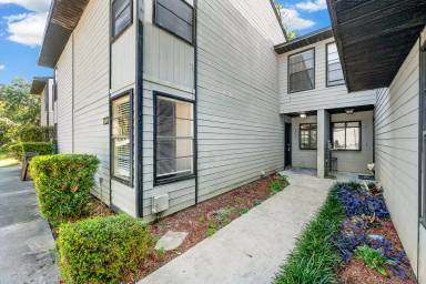 Main picture of 4427 SW 21st Ln