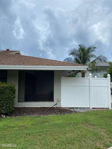 Main picture of 830 NW 11th Ter