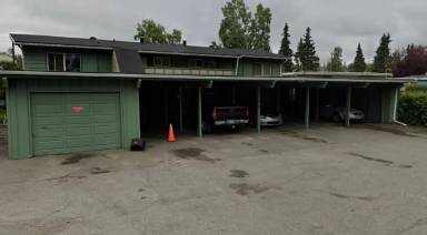 Main picture of 1306 W 39th Pl
