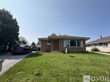 Main picture of 1540 W Foster Ave