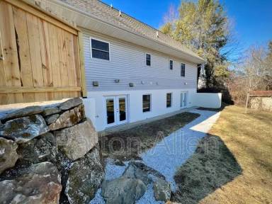 Main picture of 24 Crestview St