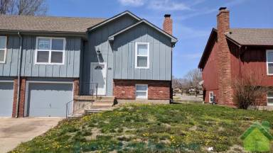 Main picture of 819-49 S Lindenwood Dr