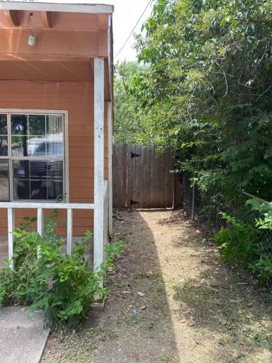 Main picture of 1807 Stewart St