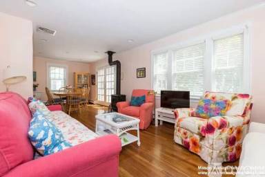 Main picture of 16 Linden Pl