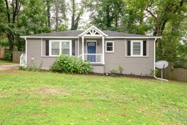 Main picture of 922 Rebel Forest Dr SE