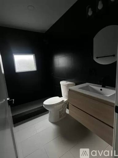 Main picture of 5641 W Windsor Ave