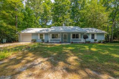 Main picture of 110 Cove Rd