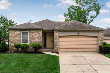 Main picture of 889 Bluffway Dr