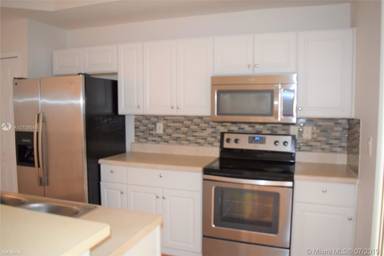 Main picture of 632 SW 107th Ave